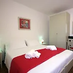 Dei 10 Colori מלון